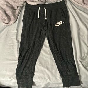 NIKE grey capri thin sweatpants women’s size small